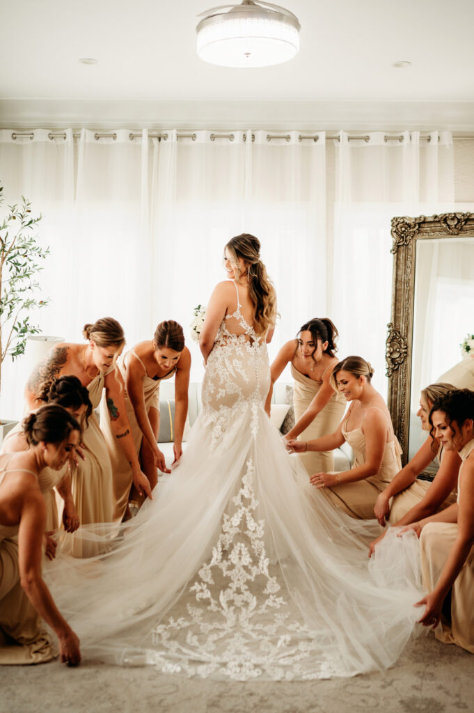 bridal-suite-alderman-house-bridesmaids