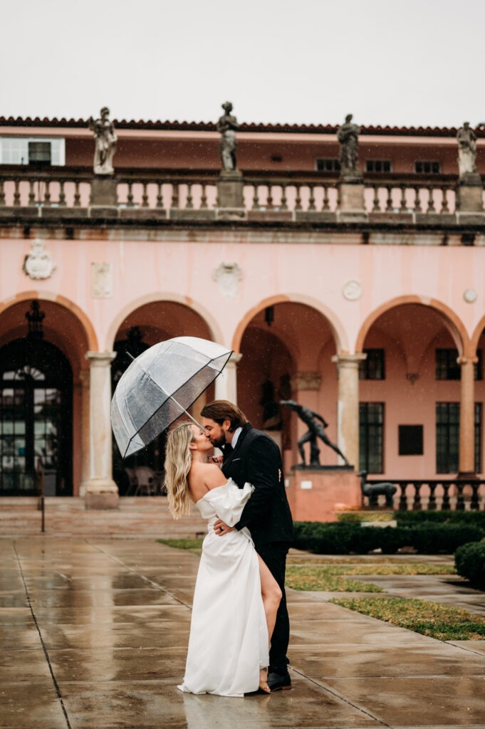 bride-and-groom-kissing-wedding-photography-sarasota-florida-chasing-creative